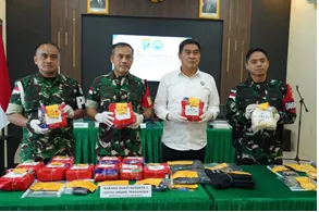 Danrem 121/Abw Serahkan Barang Bukti Belasan Kilogram Sabu Hasil Penggagalan di Perbatasan RI-Malaysia ke BNNP Kalbar