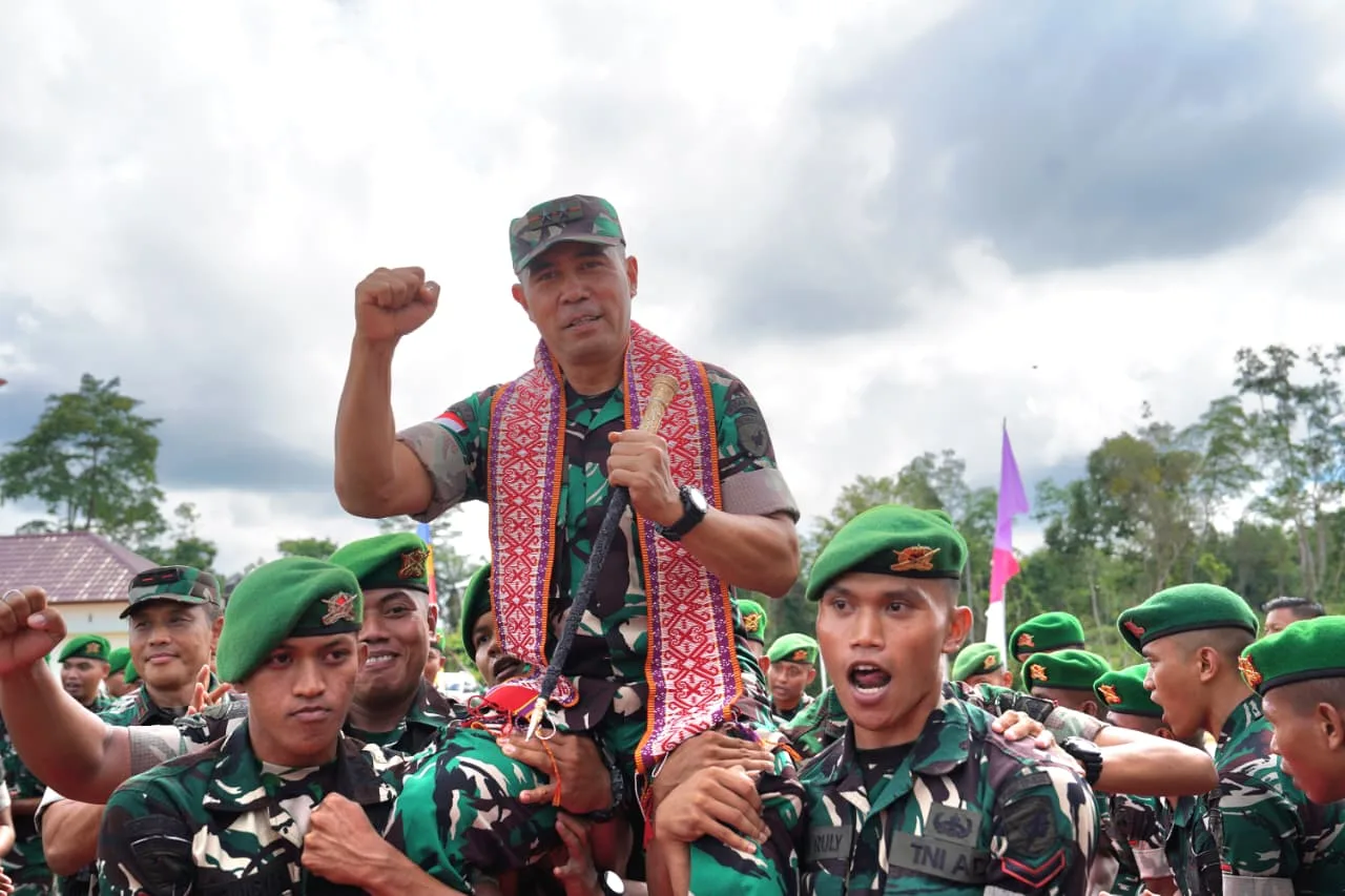 Kunjungan Kerja ke Wilayah Sanggau, Pangdam XII/Tpr Tekankan Pembinaan Satuan yang Humanis dan Bijak