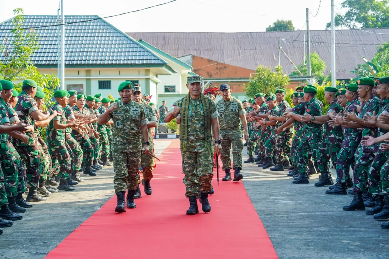 Pangdam XII/Tpr Ingatkan Prajurit Kodim Sambas: Jauhi Pelanggaran, Jadilah Solusi bagi Rakyat