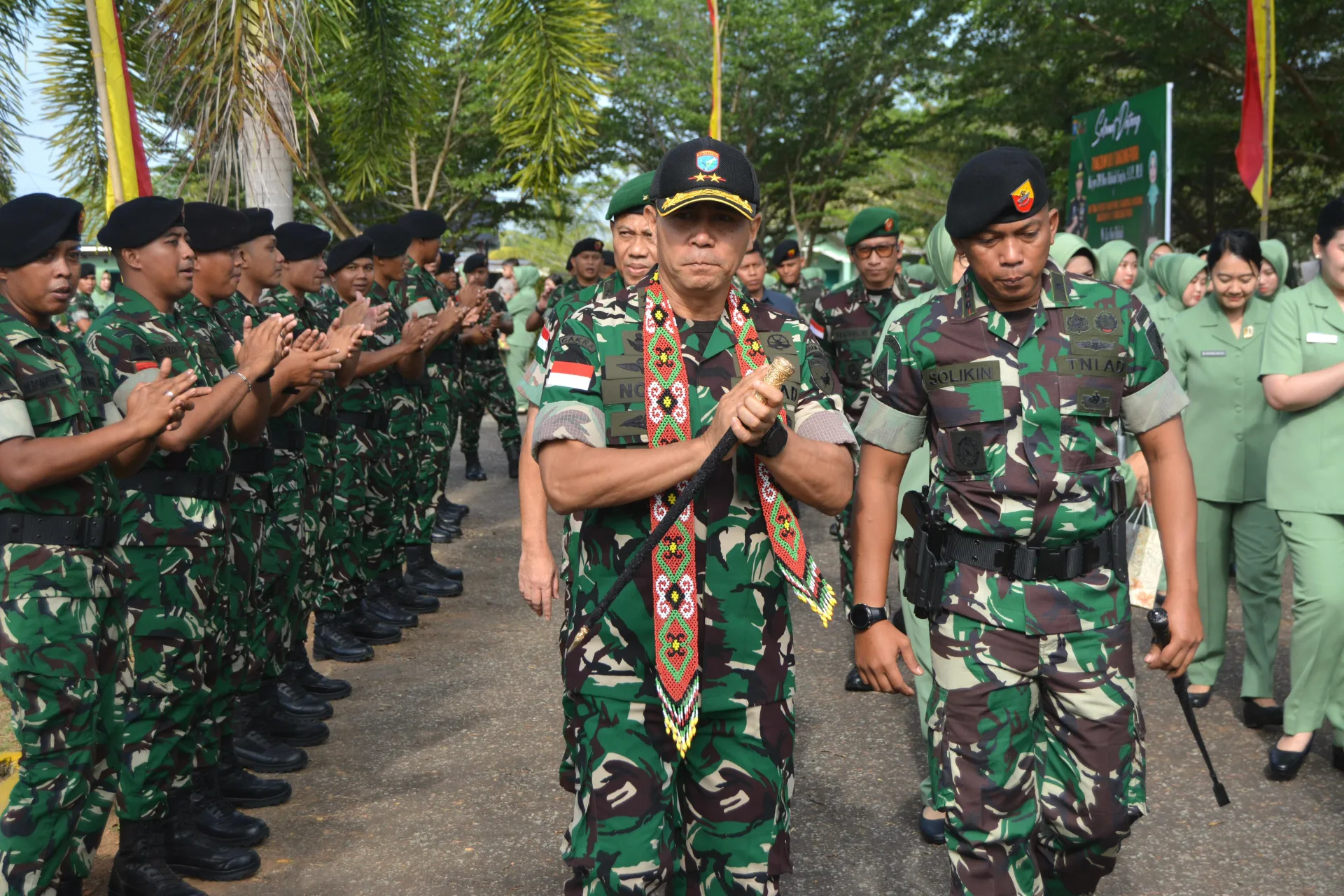 Pangdam XII/Tpr Instruksikan Prajurit Yonkav 12/BC Jadi Solusi Kesulitan Rakyat