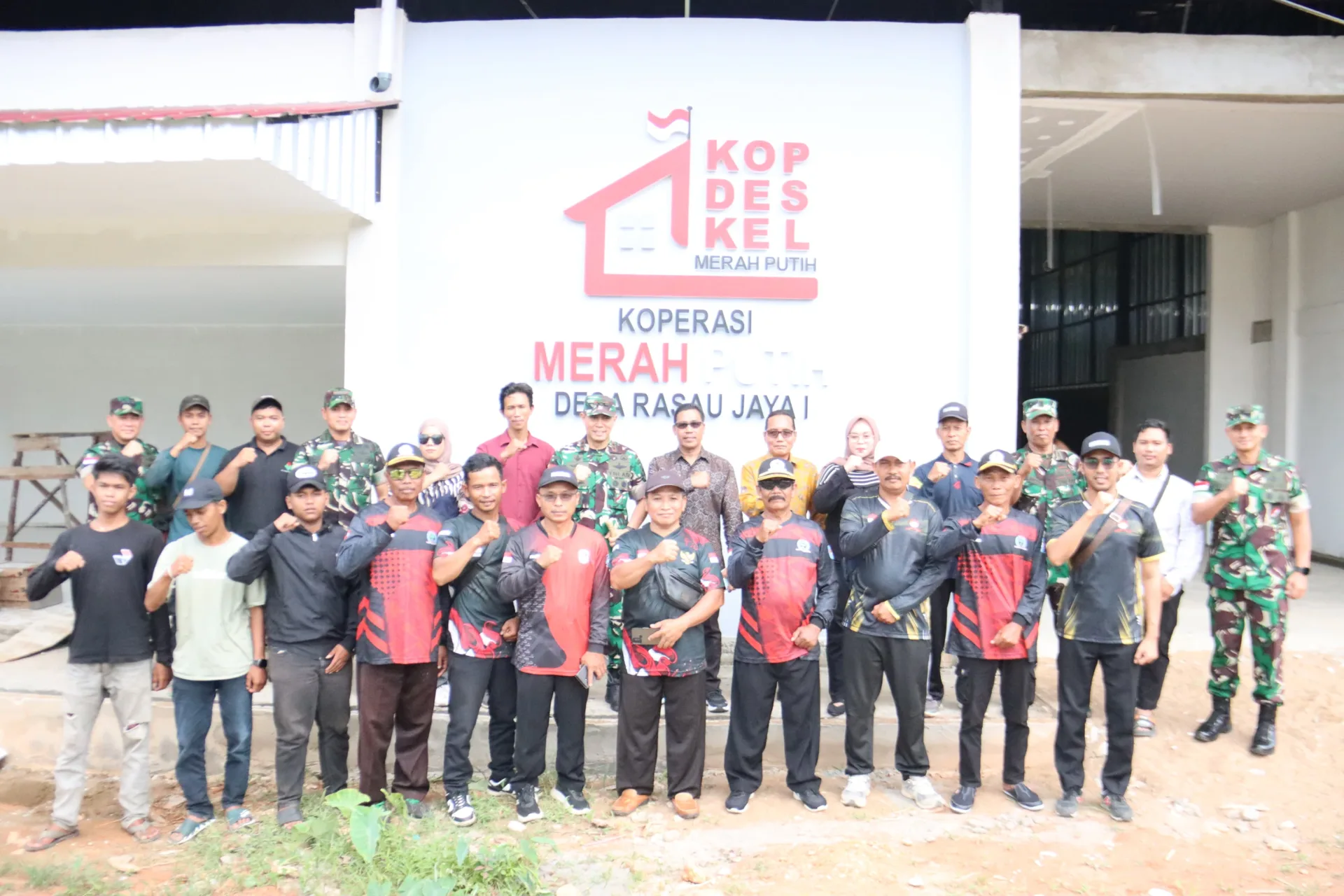 Pangdam XII/Tpr Tinjau Pembangunan Koperasi Merah Putih Motor Baru Ekonomi Desa di Kubu Raya