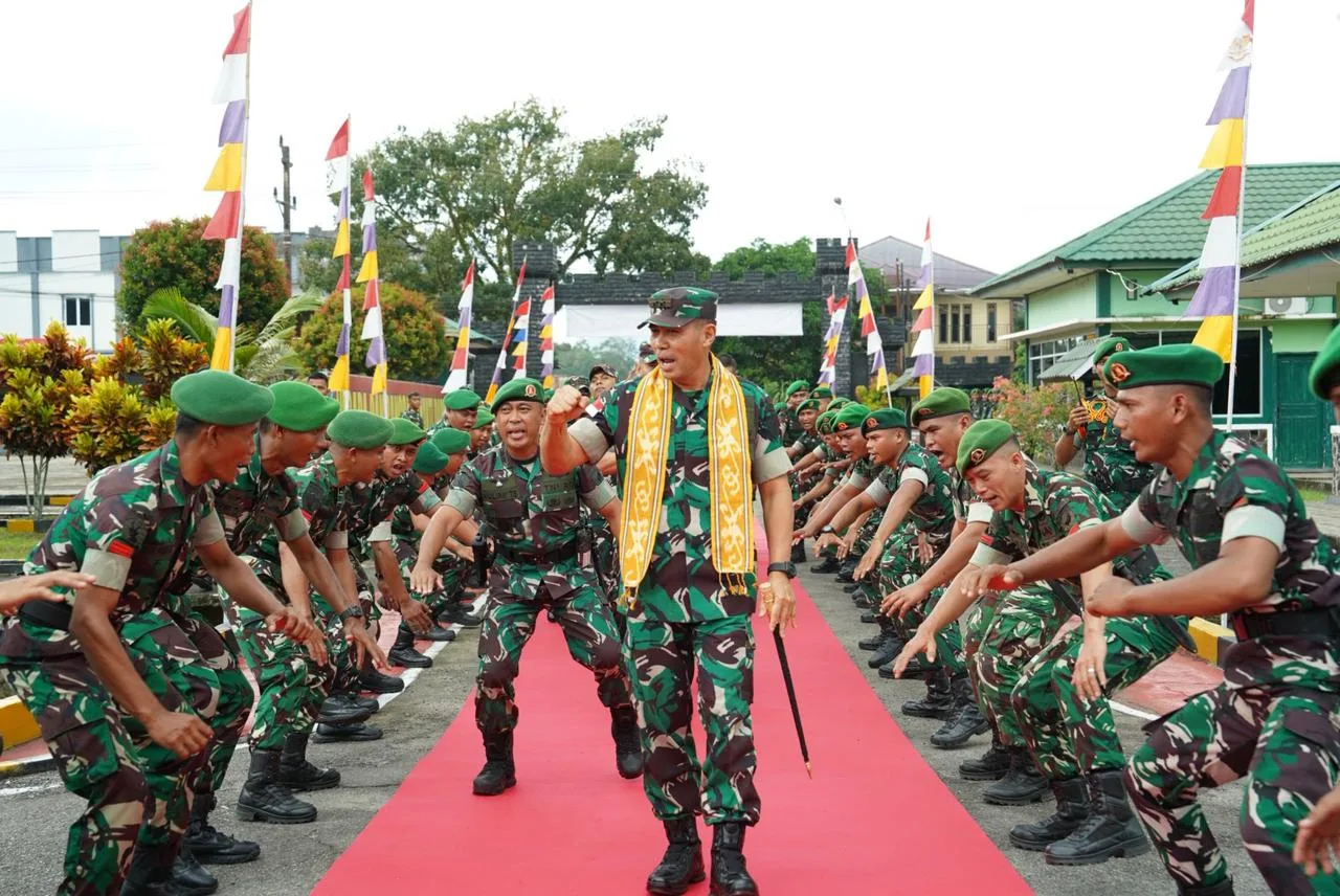 Pertegas Profesionalisme Prajurit, Pangdam XII/Tpr Sambangi Markas Yonzipur 6/SD di Anjongan