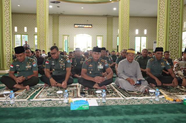 Pangdam XII/Tpr Bersama Prajurit Peringati Isra Mi’raj Nabi Muhammad