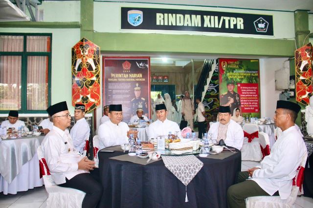 Pangdam Tanjungpura Buka Bersama Prajurit dan Anak Yatim