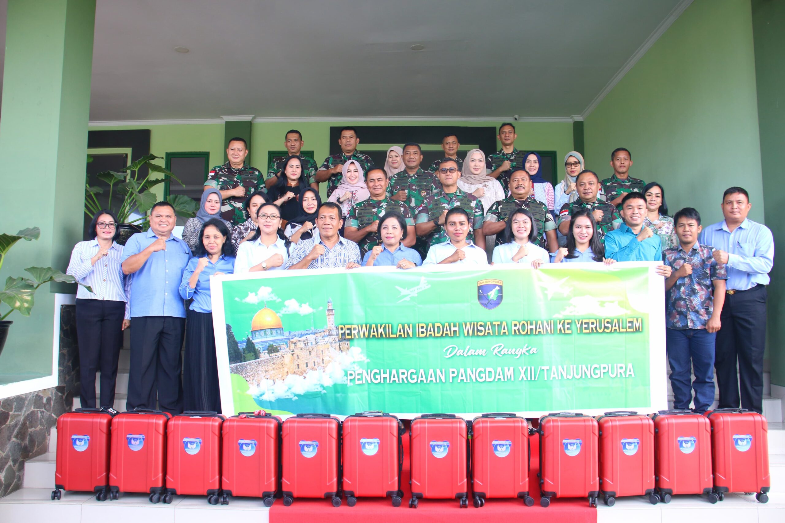 Pangdam XII/Tpr Berangkatkan Prajurit dan Awak Media Wisata Rohani ke Yerusalem