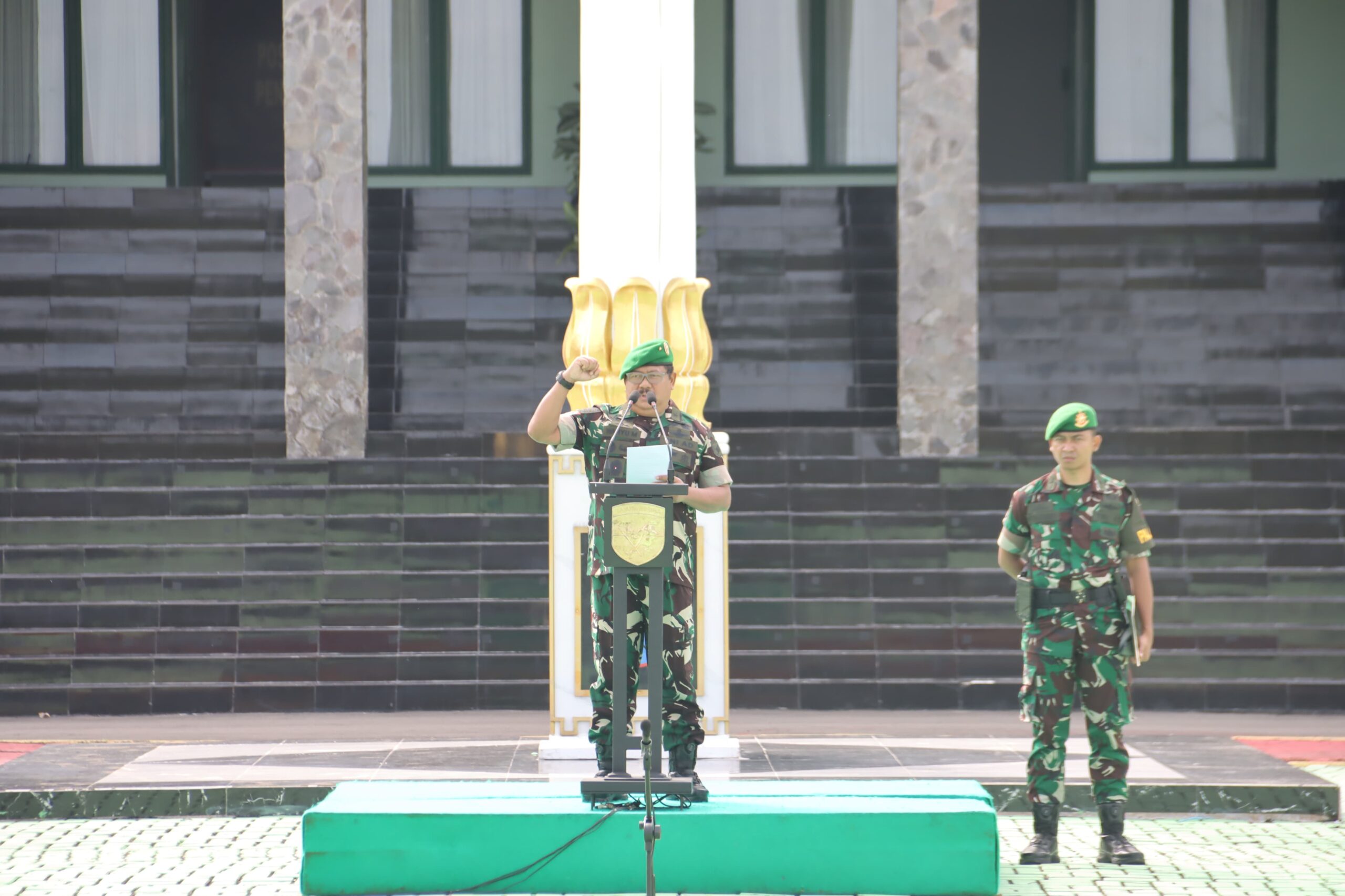 Hindari Pelanggaran Sekecil Apapun, Kapoksahli Pangdam XII/Tpr Berangkatkan Personel Cuti Bersama