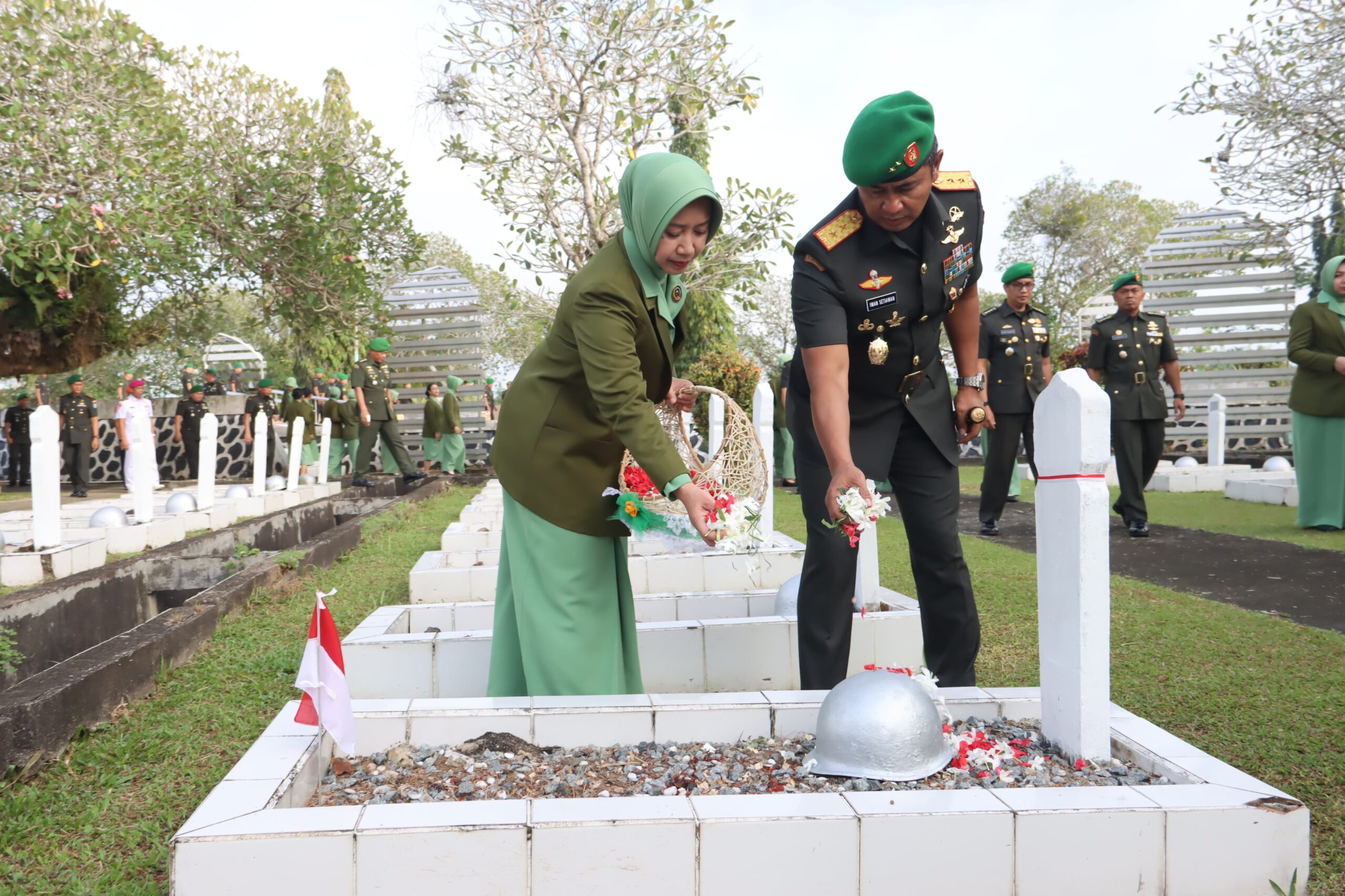 Pangdam Tanjungpura Pimpin Ziarah Rombongan Peringatan HUT ke-66 Kodam XII/Tpr
