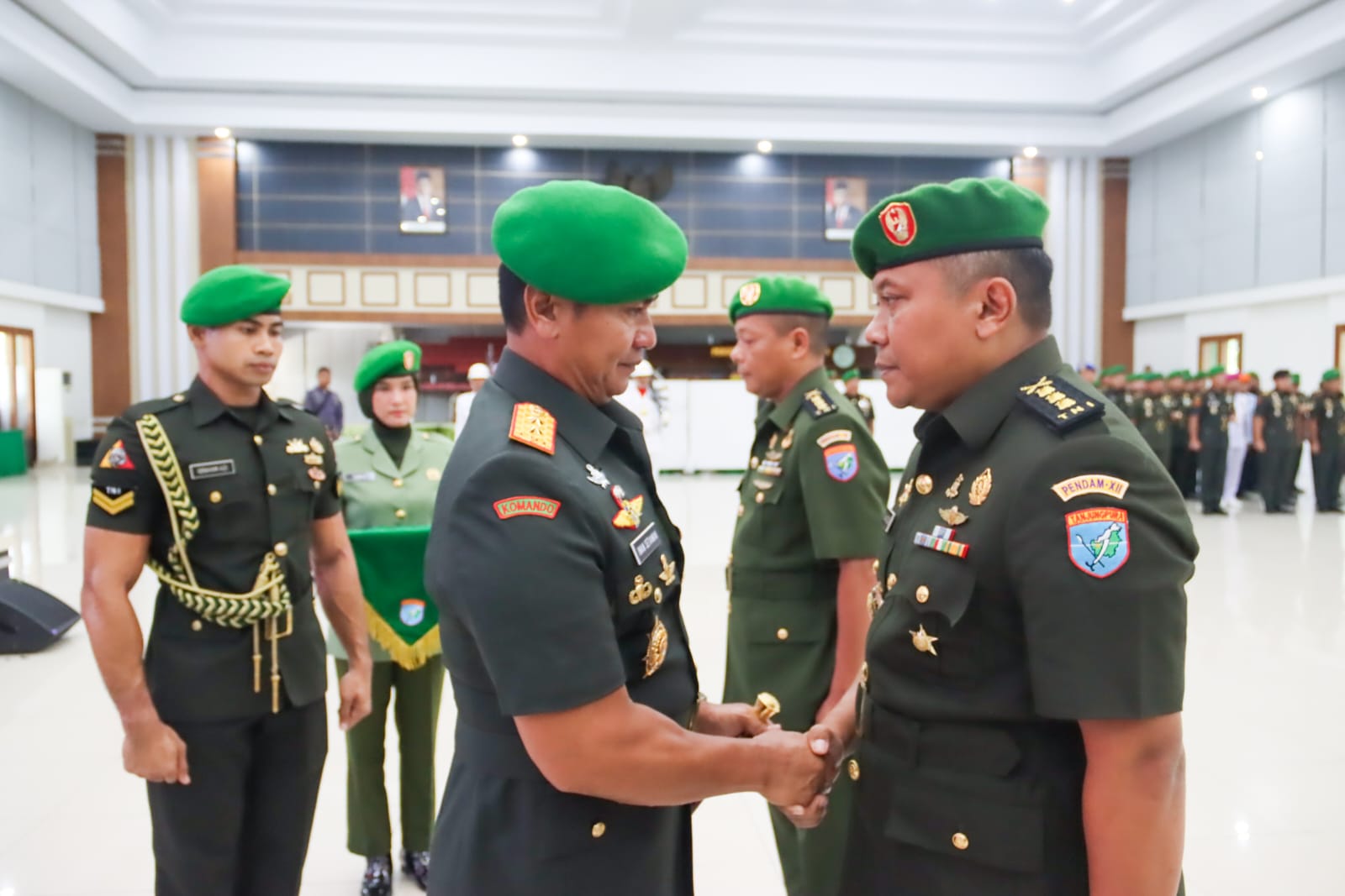 Kolonel Arm Fajar Catur Prasetyo, S.E., M.M. Resmi Jabat Kapendam XII/Tpr, Sertijab Dipimpin Pangdam Tanjungpura