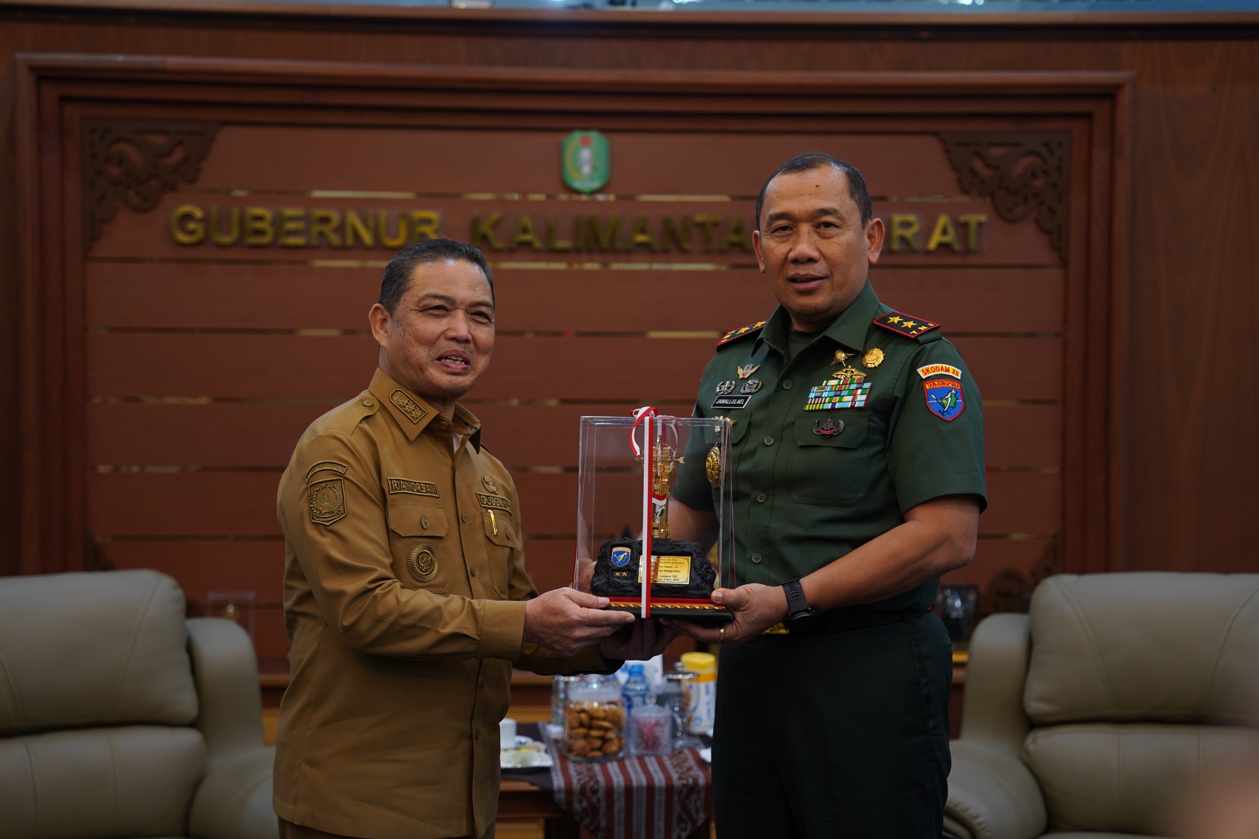 Tuntaskan Pengabdian di Tanjungpura, Mayjen TNI Jamallulael Silaturahmi Hangat ke Jajaran Pimpinan Kalbar