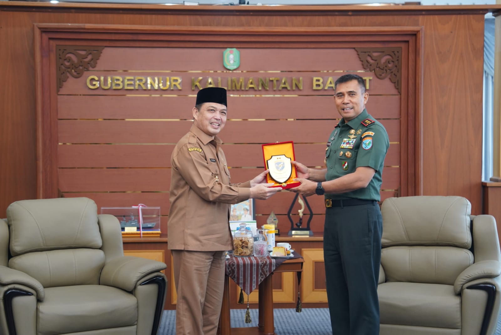 Rajut Harmoni, Pangdam XII/Tpr Perkuat Sinergitas dengan Gubernur dan Pejabat Forkopimda