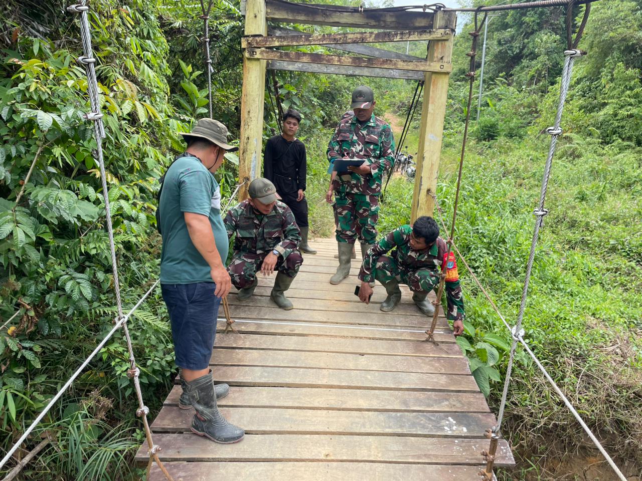 Akhiri Kesulitan Akses, Kodim 1209/Bengkayang Kawal Rencana Jembatan Gantung di Suti Semarang