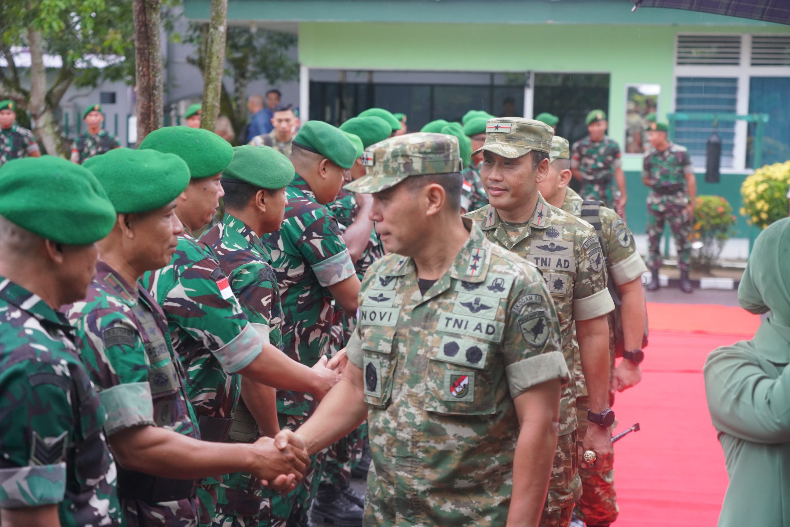 Pangdam XII/Tpr Kunjungi Kodim 1205/Sintang, Disambut Yel-Yel Bergelora