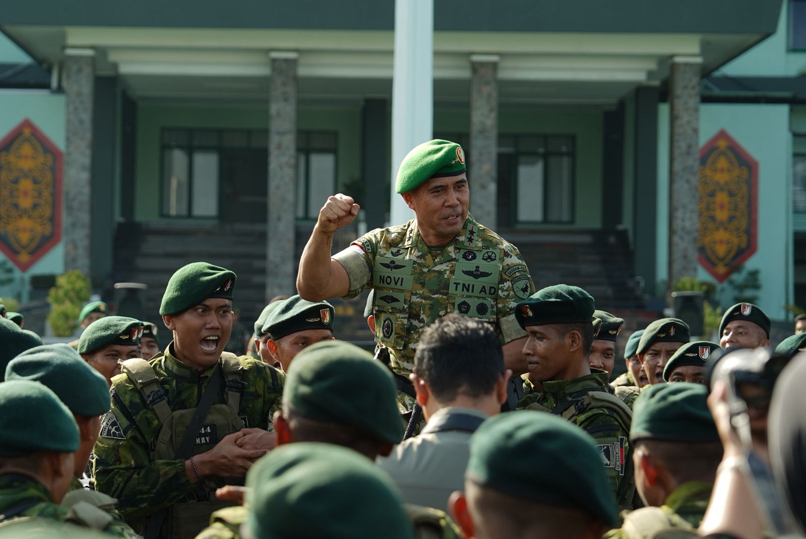 Kembali dari Papua, Pangdam XII/Tpr Sambut Kepulangan Satgas Yonif 644/Walet Sakti dengan Bangga